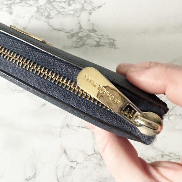 20. MICHAEL Michael Kors Navy Saffiano Leather L Zip Accordion Women’s Wallet - Picture 8 of 13